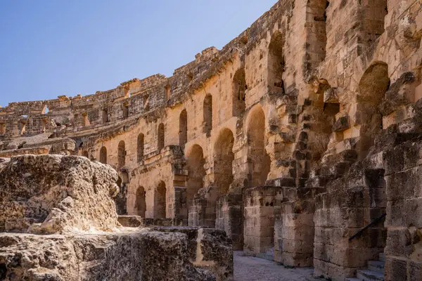 El Jem Kolezyumu. Afrika 'daki en büyük Roma amfitiyatrosu. Unesco Dünya Mirası.