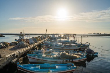 Kerkennah üzerinde gün batımı - Akdeniz 'de Tunus takımadası
