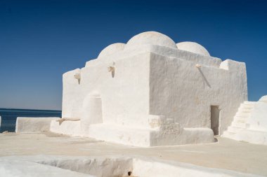 Güney Tunus 'taki Cerba-Sidi Yati adasındaki tarihi cami.