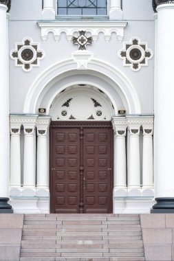 Kaunas 'taki Aziz Mikail Kilisesi' nin mimari ayrıntıları.