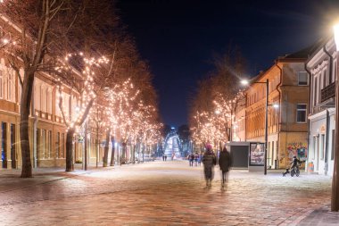Kaunas 'ın geceleyin görünüşü - Litvanya