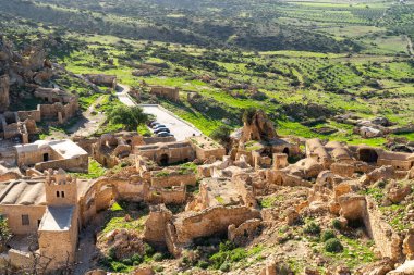 Zriba Olya, Tunus 'un tarihi bir Berberi köyü.