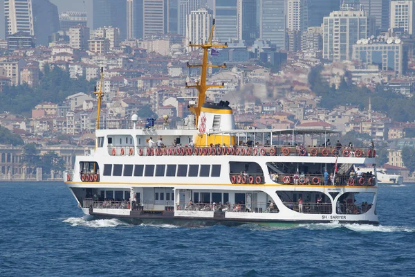 Истанбул Туркий Августа 2022 Года Паром Sehir Hatlari Босфорском Проливе — стоковое фото