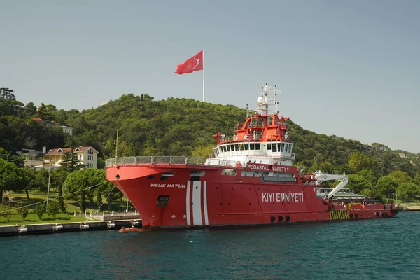 Istanbul Turkiye August 2022 Nene Hatun Coastal Safety Ship Bosphorus — Stock Photo, Image