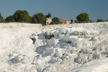 Denizkiye 'de Pamukkale' de Travertines Terasları