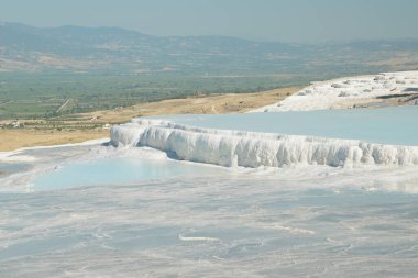 Denizkiye 'de Pamukkale' de Travertines Terasları
