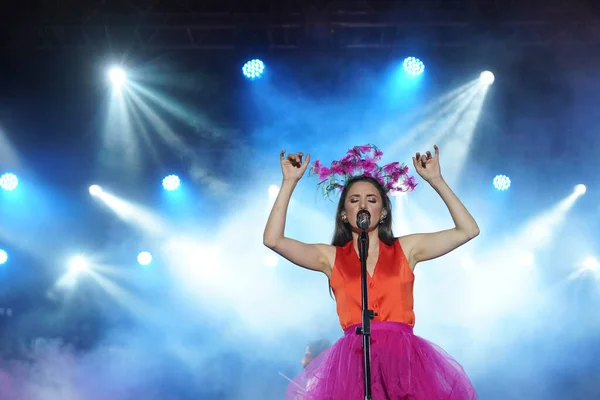 Istanbul Turkey June 2022 Turkish Singer Karsu Donmez Concert Beyoglu — Zdjęcie stockowe