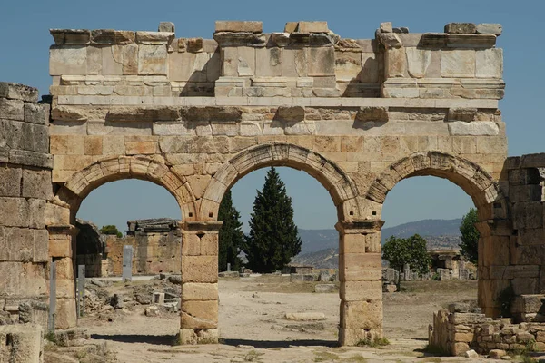 Brama Frontinus Hierapolis Starożytne Miasto Pamukkale Miasto Denizli Turkiye — Zdjęcie stockowe