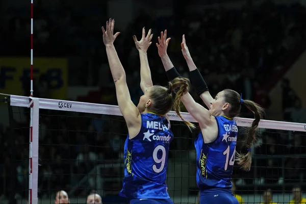 ISTANBUL, TURKEY - APRIL 06, 2022: Meliha İsmail oğlu ve Eda Erdem Dundar Fenerbahçe Opet - Vakıfbank CEV Şampiyonlar Ligi Volley Semi Final karşılaşması sırasında Vakıfbank Spor Salonu 'nda