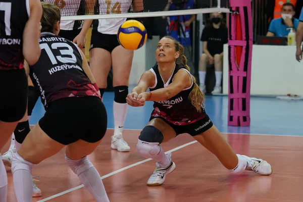 Istanbul Turquia Abril 2022 Olesia Rykhliuk Ação Durante Jogo Vakifbank — Fotografia de Stock