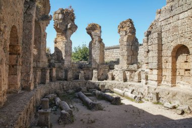 Antalya 'nın Perge Antik Kentinde hamam, Türkiye