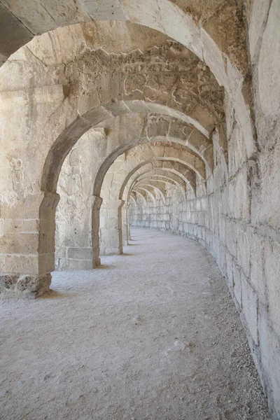 Διάδρομος Στο Θέατρο Της Ασπένδου Αρχαία Πόλη Στην Αττάλεια Turkiye — Φωτογραφία Αρχείου