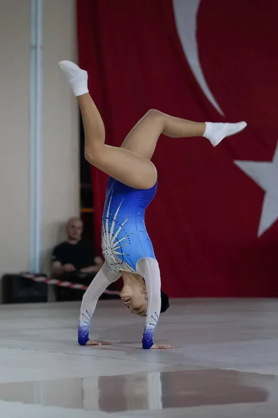 Istanbul Turkey April 2022 Undefined Athlete Performs Aerobic Gymnastics Turkish — ストック写真