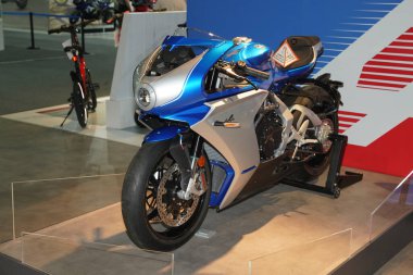 İSTANBUL, TURKEY - 23 Nisan 2022: MV Agusta motosikleti İstanbul Sergi Merkezi 'ndeki Motosiklet Fuarı' nda sergileniyor