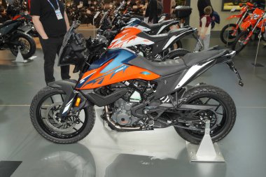 İSTANBUL, TURKEY - 23 Nisan 2022: KTM 390 İstanbul Sergi Merkezi 'ndeki Motobike Expo' da sergileniyor