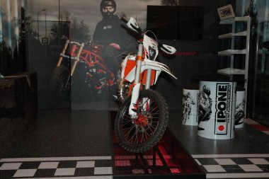 İSTANBUL, TURKEY - 23 Nisan 2022: İstanbul Sergi Merkezindeki Motosiklet Fuarında motosiklet sergileniyor