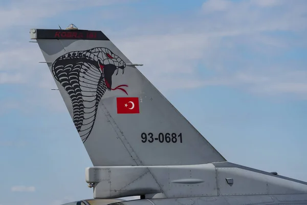 コニヤ トルコ空軍ロッキード マーティンF 16C戦闘ファルコン がアナトリアイーグル空軍演習中にコニヤ空港に表示されます — ストック写真