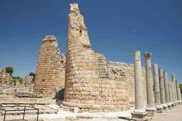 土耳其安塔利亚市Perge古城的希腊门 — 图库照片