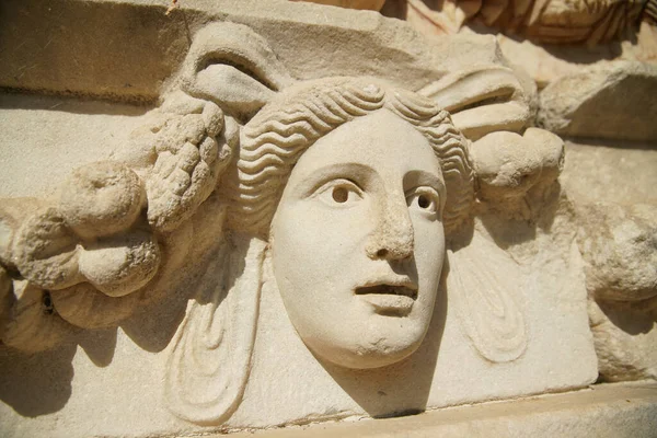 Αρχαία Mask Relief Στην Αφροδίτη Αρχαία Πόλη Geyre Aydin Turkiye — Φωτογραφία Αρχείου