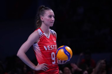 ANKARA, TURKIYE - HAZİRAN 05, 2022: Türkiye 'de İsmail oğlu Meliha - Ankara Arena' da Belçika VNL Havuz Maçı