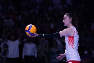 ANKARA, TURKIYE - Haziran 03, 2022: Baladin Hande, Ankara Arena 'da oynanan Türkiye-Çin VNL Havuz Maçı' nda görev yapıyor