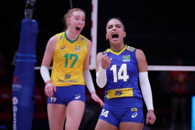 ANKARA, TURKIYE - 13 Temmuz 2022: Brezilya 'da Araujo Natalia, Ankara Arena' da Japonya 'ya karşı VNL çeyrek final maçı