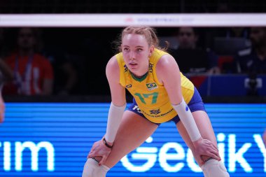 ANKARA, TURKIYE - 13 Temmuz 2022: Brezilya 'da Bergmann Julia Isabelle ile Ankara Arena' da oynanan Japonya-VNL çeyrek final maçı