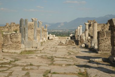 Denizli 'deki Lycus Antik Kentinde Laodicea' da Colonnaded Caddesi, Türkiye