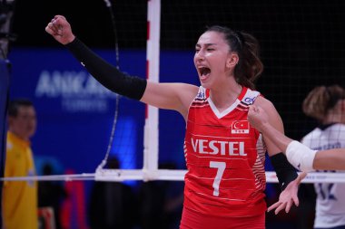 ANKARA, TURKIYE - 14 Temmuz 2022: Baladin Hande in Turkey vs Tayland VNL çeyrek final maçı Ankara Arena 'da