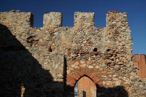 Alanya Kasabası 'ndaki Kızıl Kule, Antalya Şehri, Türkiye