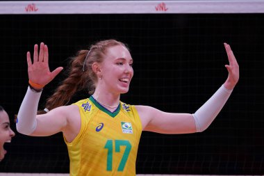ANKARA, TURKIYE - 13 Temmuz 2022: Brezilya 'da Bergmann Julia Isabelle ile Ankara Arena' da oynanan Japonya-VNL çeyrek final maçı
