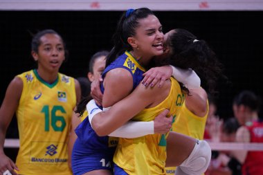 ANKARA, TURKIYE - 13 Temmuz 2022: Brezilya 'da Araujo Natalia, Ankara Arena' da Japonya 'ya karşı VNL çeyrek final maçı