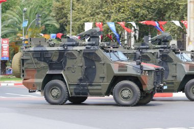 İSTANBUL, TÜRKİYE - 30 Ağustos 2022: Vatan Bulvarı 'nda düzenlenen 30 Ağustos Zafer Bayramı' nın 100. yıldönümünde jandarma araçları geçit töreni