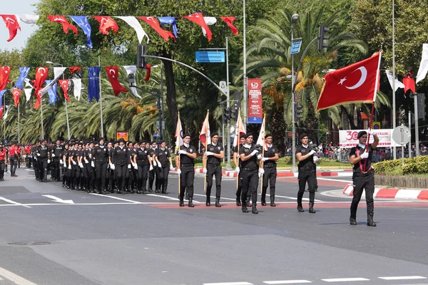 Istanbul Turkiye August 2022 Politie Marcheert Tijdens 100Ste Verjaardag Van — Stockfoto