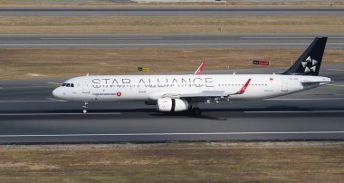 ISTANBUL, TURKIYE - AUGUST 06, 2022: Turkish Airlines Airbus A321-231 (5490) landing to Istanbul International Airport