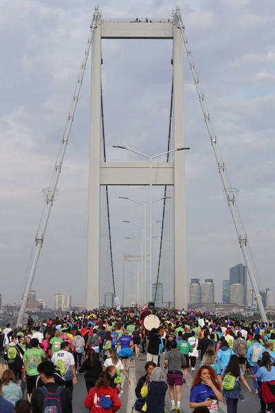 stock image ISTANBUL, TURKEY - NOVEMBER 06, 2022: Athletes running in 44. Istanbul marathon which includes two continents in one race.