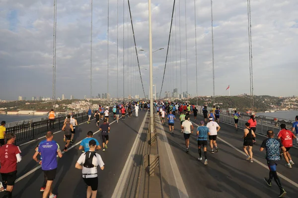 Istanbul Turkey 2022年11月6日 44で走る選手 イスタンブールマラソン1レースで2大陸が含まれています — ストック写真