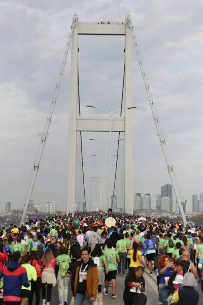 stock image ISTANBUL, TURKEY - NOVEMBER 06, 2022: Athletes running in 44. Istanbul marathon which includes two continents in one race.