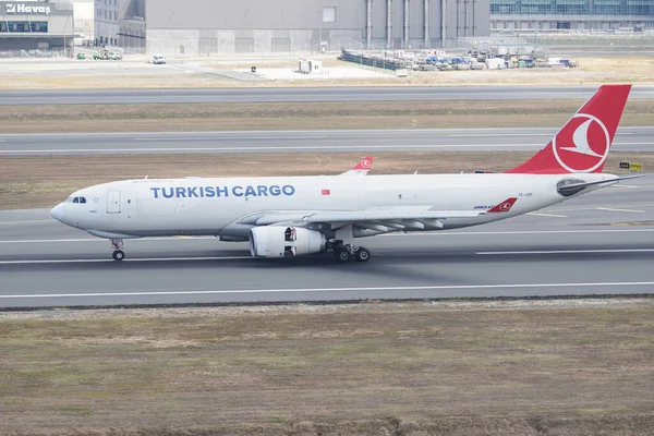 土耳其伊斯坦布尔 2022年8月6日 土耳其航空公司货运空中客车330 243F 1092 在伊斯坦布尔国际机场着陆 — 图库照片