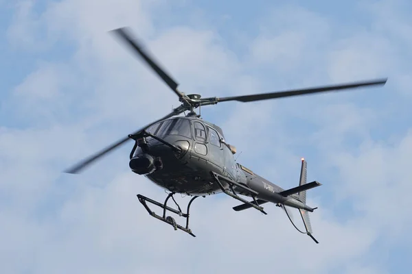 Stanbul Turkiye Kasım 2022 Eurocopter As350 Ecureuil Stanbul Üzerinde Uçuyor — Stok fotoğraf