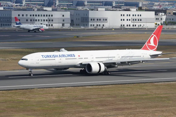 Istanbul Turkiye Augus06 2022 Turkish Airlines Boeing 777 3F2Er 40707 — 스톡 사진