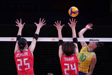 ANKARA, TURKIYE - 13 Temmuz 2022: Ogawa Erina ve Matsui Tamaki, Ankara Arena 'da oynanan Japonya vs Japonya VNL Çeyrek Final karşılaşmasında