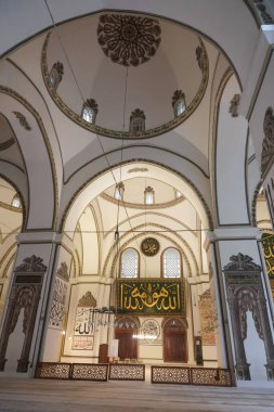 BURSA, TURKIYE - Nisan 09, 2023: Bursa Ulu Camii, Bursa City. Cami, mimar Ali Neccar tarafından 1396-1399 yıllarında tasarlanıp inşa edilmiştir.