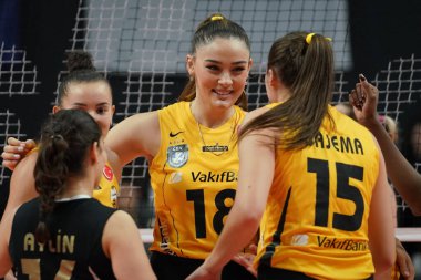 ISTANBUL, TURKIYE - 27 Kasım 2022: Vakıfbank 'ta Türk Hava Yollari Türk Sultanları Ligi karşılaşmasında Zehra Gunes