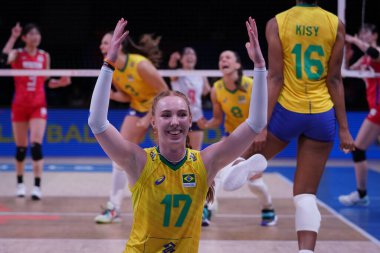 ANKARA, TURKIYE - 13 Temmuz 2022: Brezilya 'da Bergmann Julia Isabelle ile Ankara Arena' da oynanan Japonya-VNL çeyrek final maçı