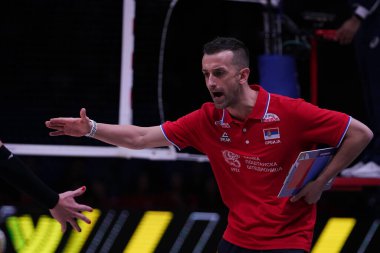 ANKARA, TURKIYE - 13 Temmuz 2022: ABD 'de teknik direktör Daniele Santarelli Sırbistan' a karşı Ankara Arena 'da oynanan VNL çeyrek final maçı