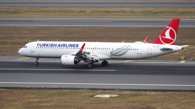 ISTANBUL, TURKIYE - AUGUST 06, 2022: Turkish Airlines Airbus 321-271NX (10143) landing to Istanbul International Airport