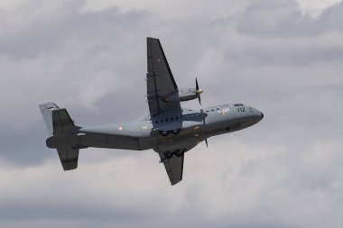 KONYA, TURKIYE - 30 Haziran 2022: Türk Hava Kuvvetleri CASA CN-235M-100 (C-112) Anadolu Kartal Hava Kuvvetleri Tatbikatı sırasında Konya Havalimanı 'ndan havalanır