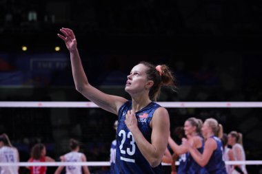 ANKARA, TURKIYE - 13 Temmuz 2022: ABD 'de Robinson Kelsey Sırbistan' a karşı Ankara Arena 'da oynanan VNL çeyrek final maçı