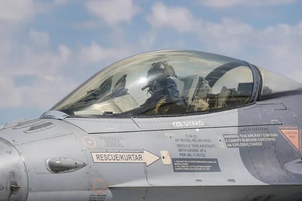 Konya Turkieye 2022年6月30日 トルコ空軍一般ダイナミクスF 16Cアナトリアイーグル空軍演習中のコンヤ空港での戦闘ファルコン の課税 — ストック写真